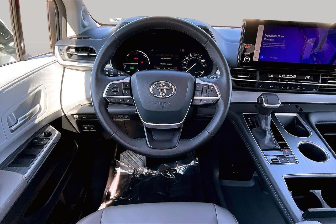 2025 Toyota Sienna XLE Folsom CA