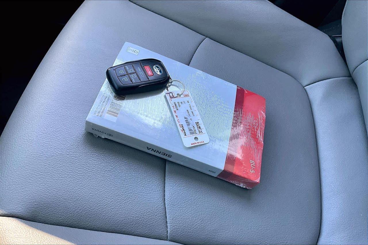 2025 Toyota Sienna XLE Folsom CA