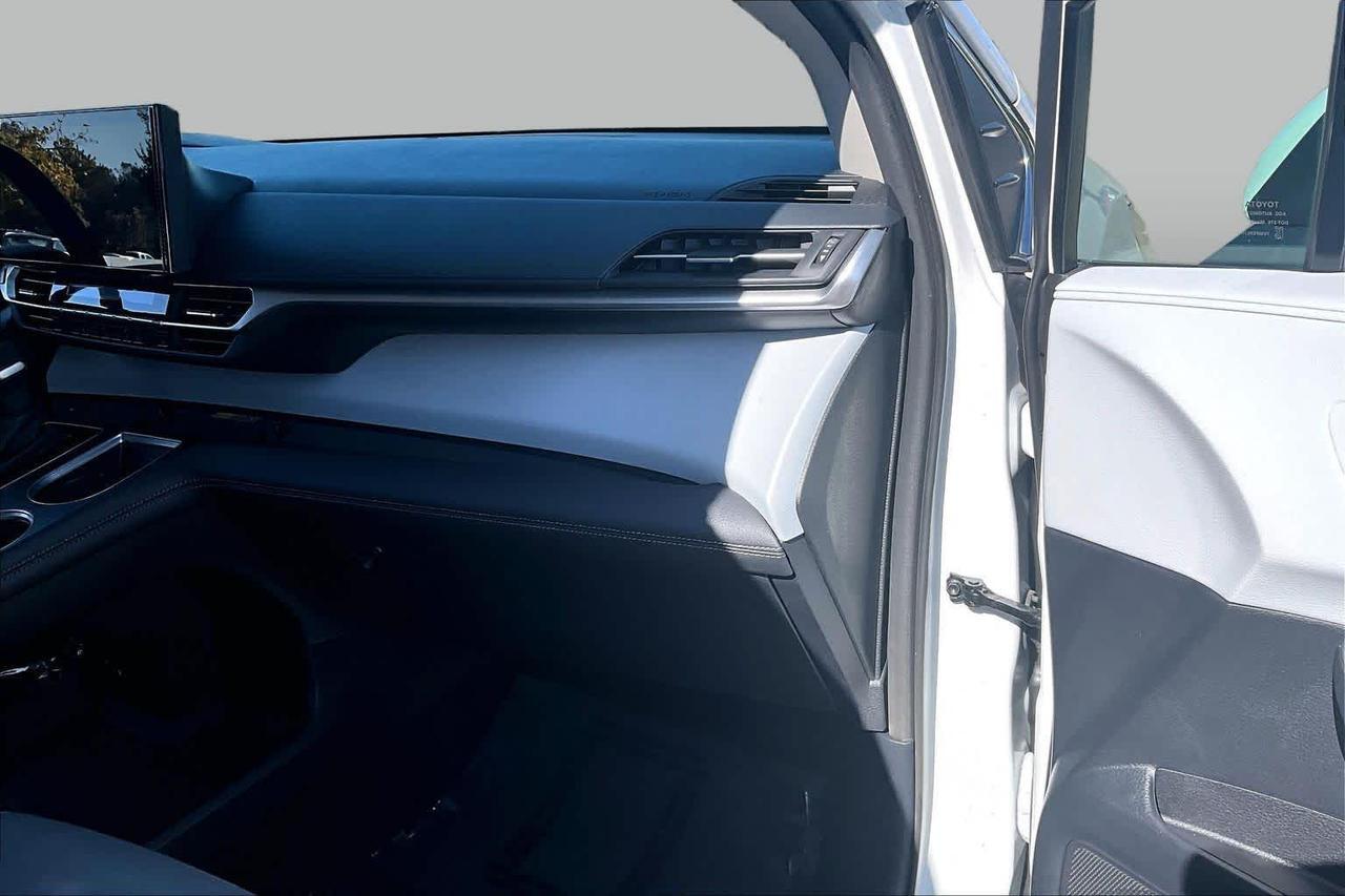 2025 Toyota Sienna XLE Folsom CA