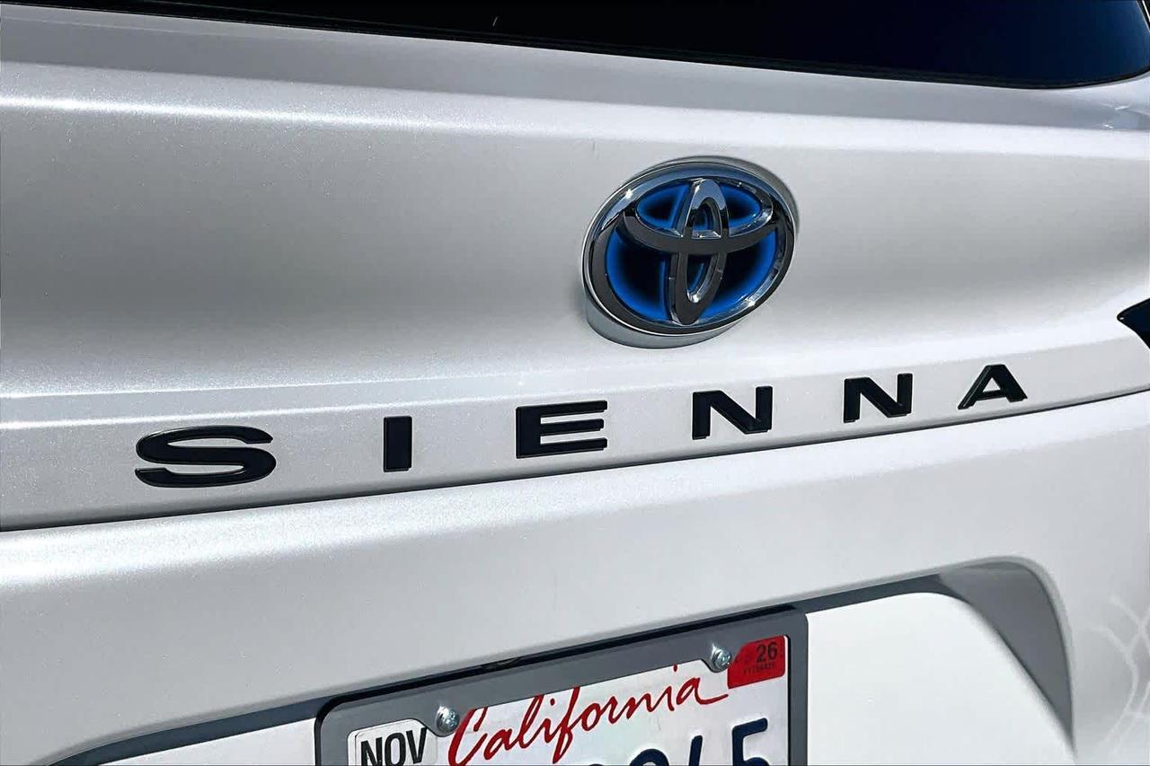 2025 Toyota Sienna XLE Folsom CA