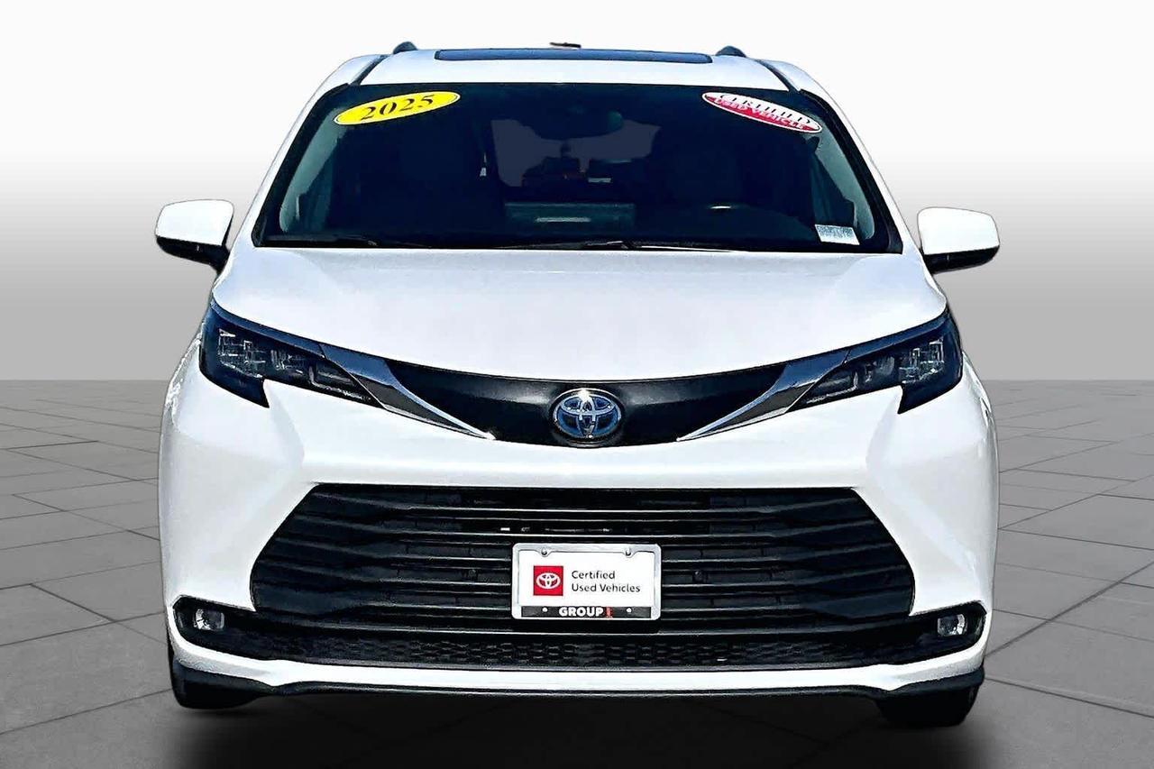 2025 Toyota Sienna XLE Folsom CA