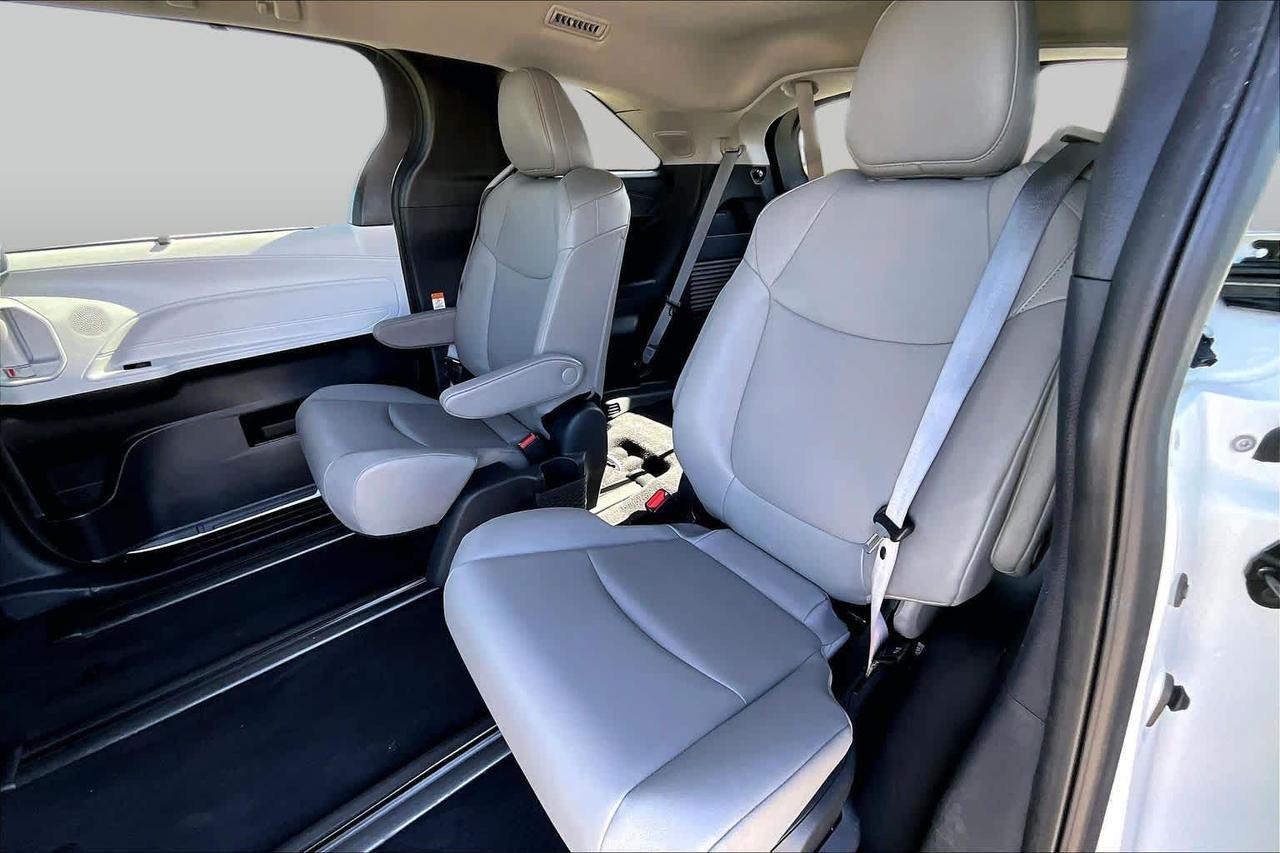 2025 Toyota Sienna XLE Folsom CA