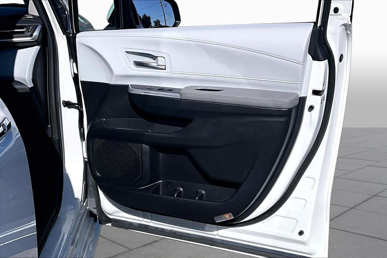 2025 Toyota Sienna XLE Folsom CA