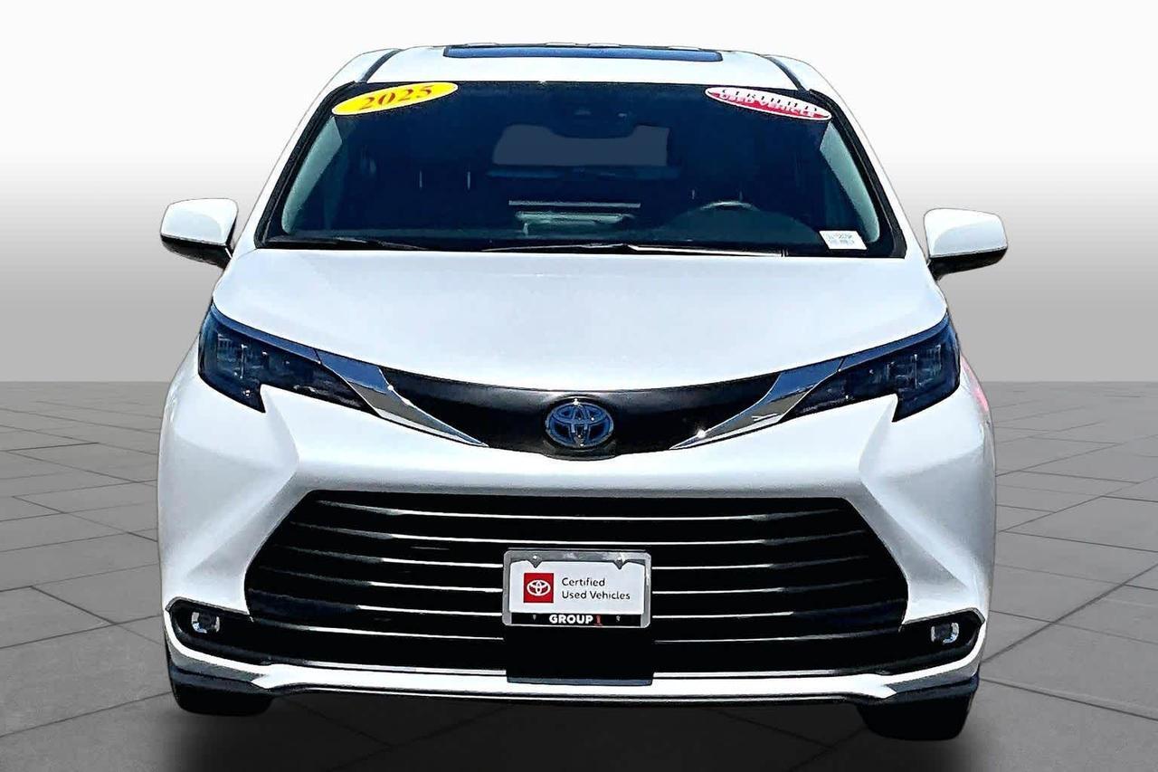 2025 Toyota Sienna XLE