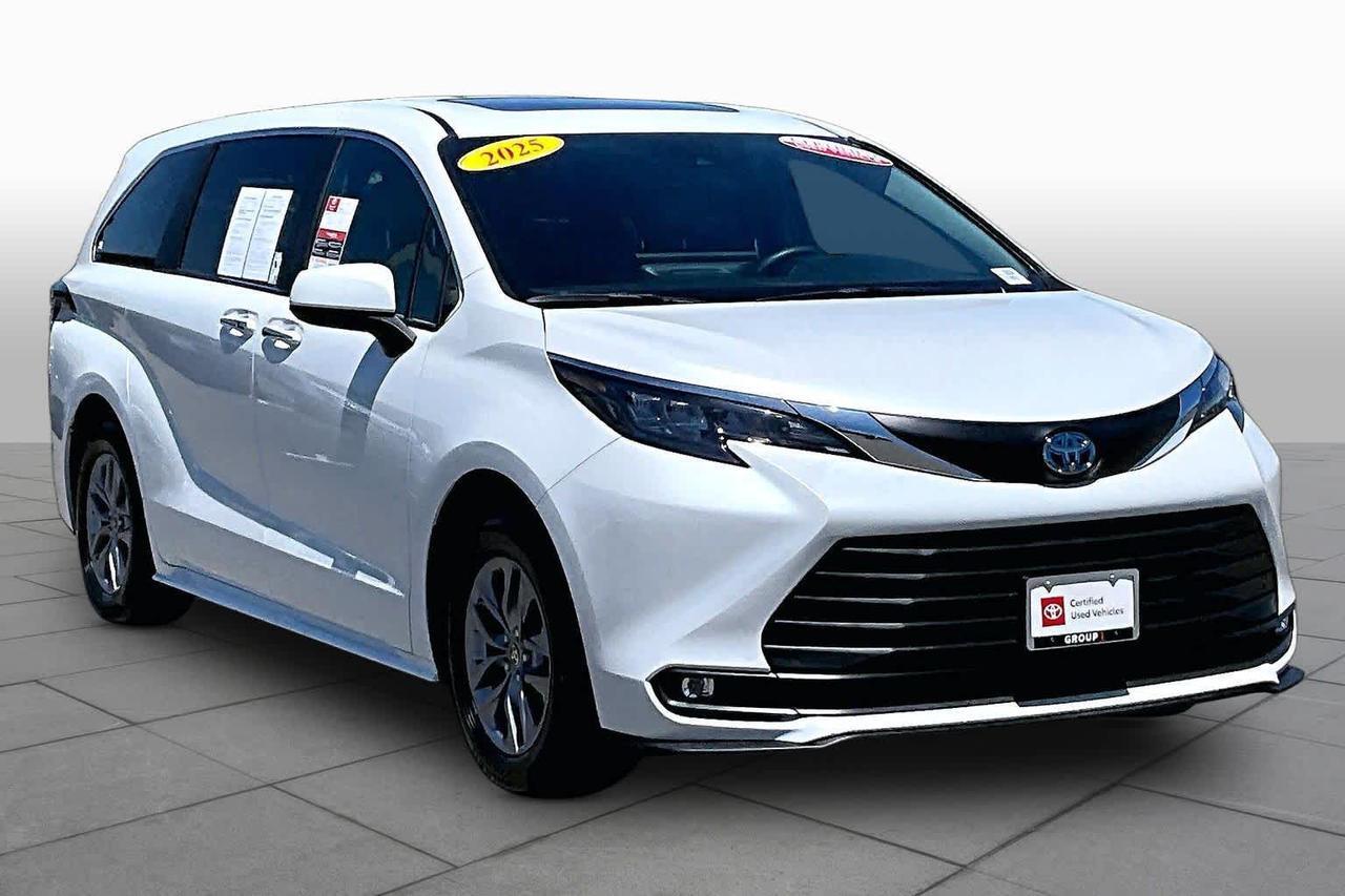 2025 Toyota Sienna XLE
