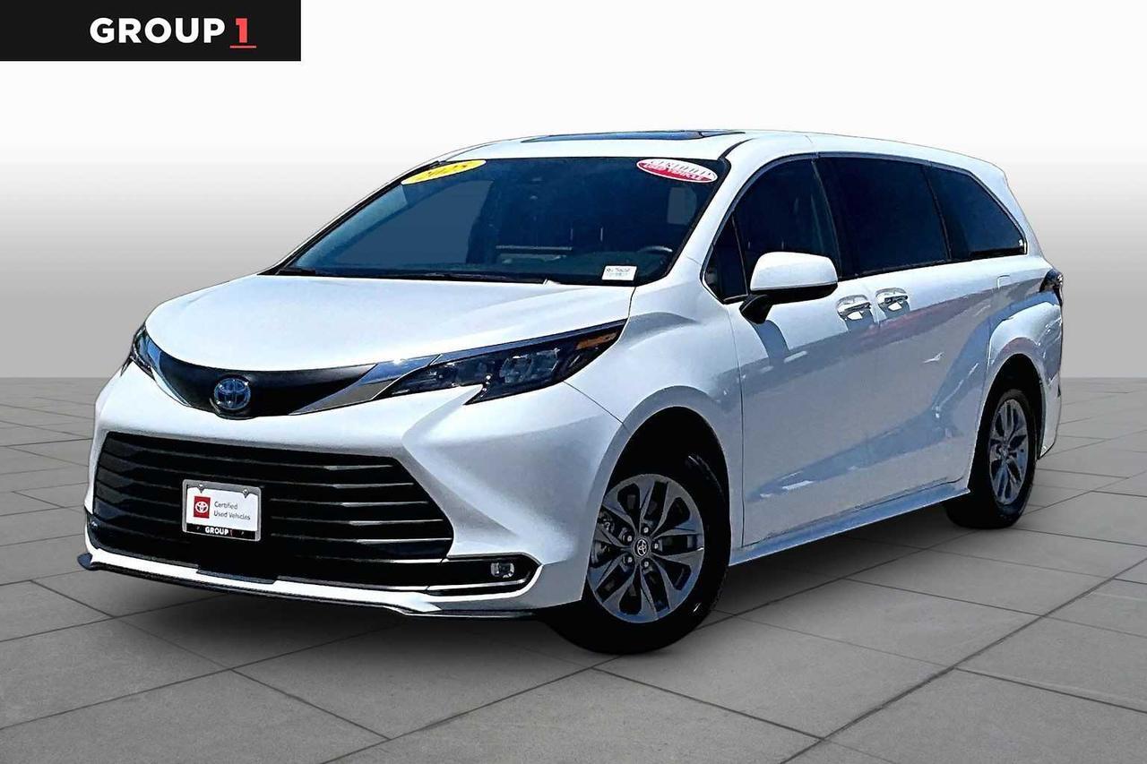 2025 Toyota Sienna XLE