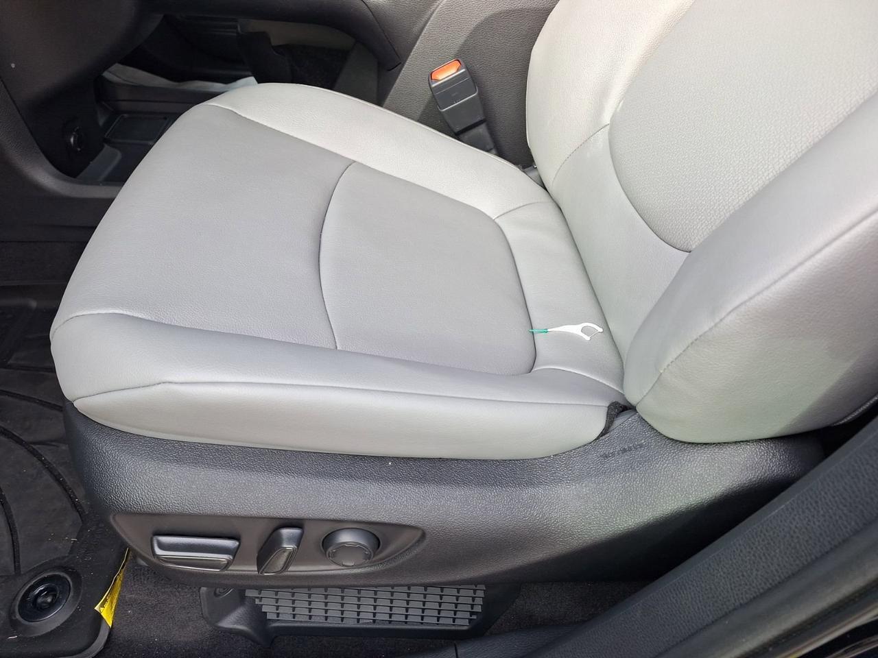 2025 Toyota Sienna XLE Hurst TX