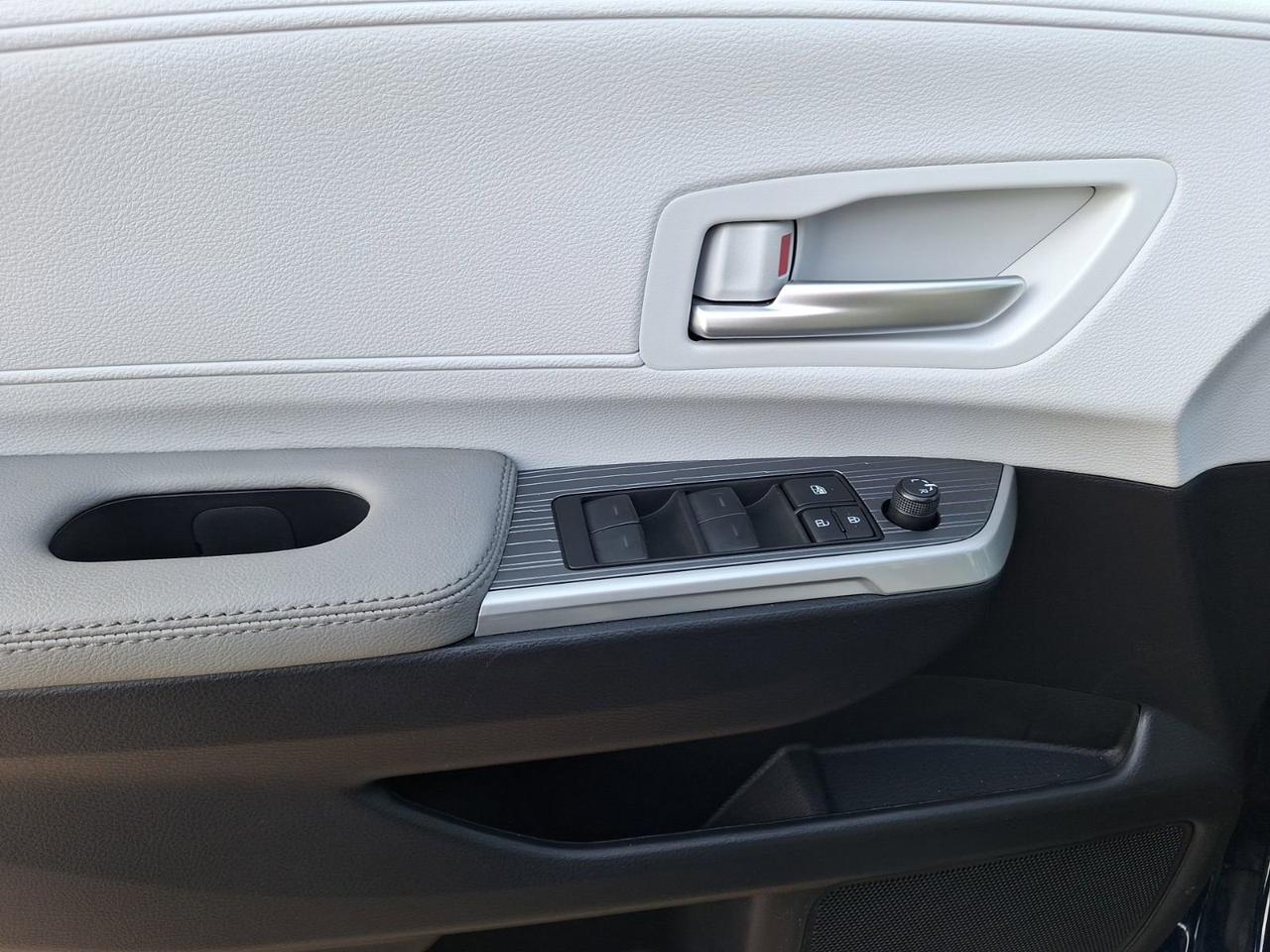 2025 Toyota Sienna XLE Hurst TX