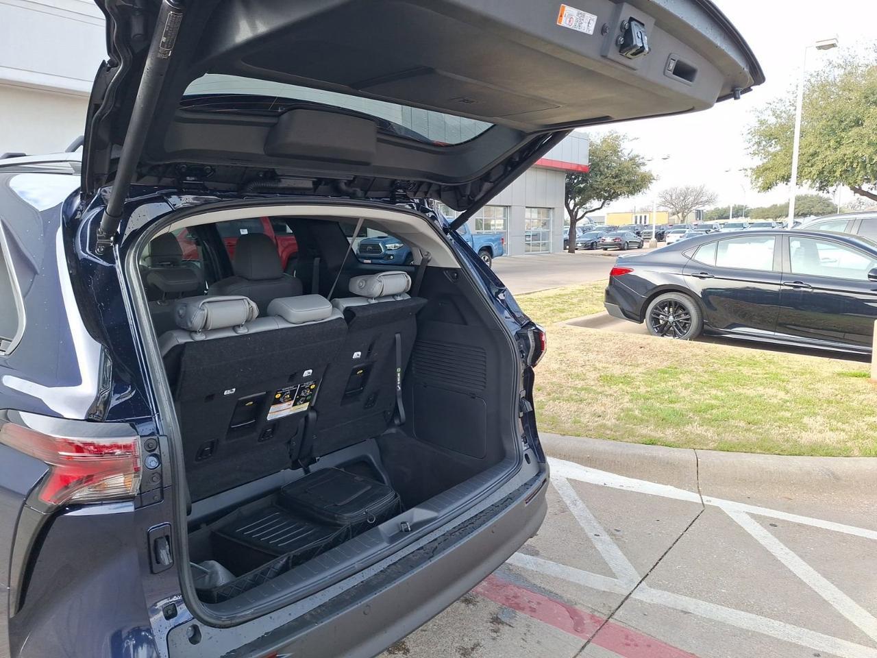 2025 Toyota Sienna XLE Hurst TX