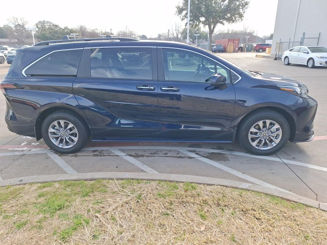 2025 Toyota Sienna XLE Hurst TX