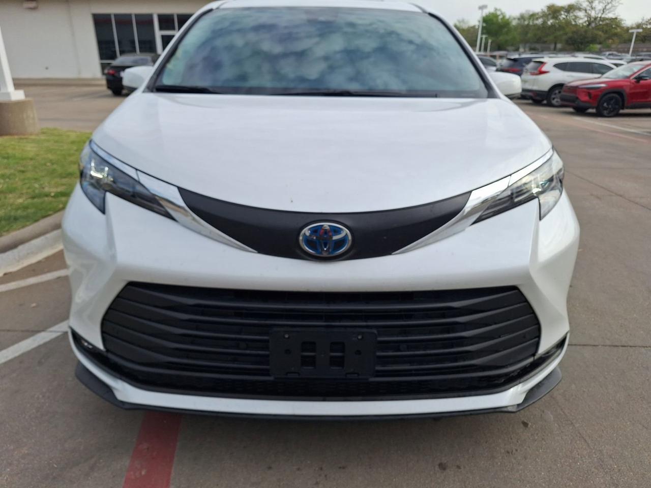 2025 Toyota Sienna XLE Hurst TX