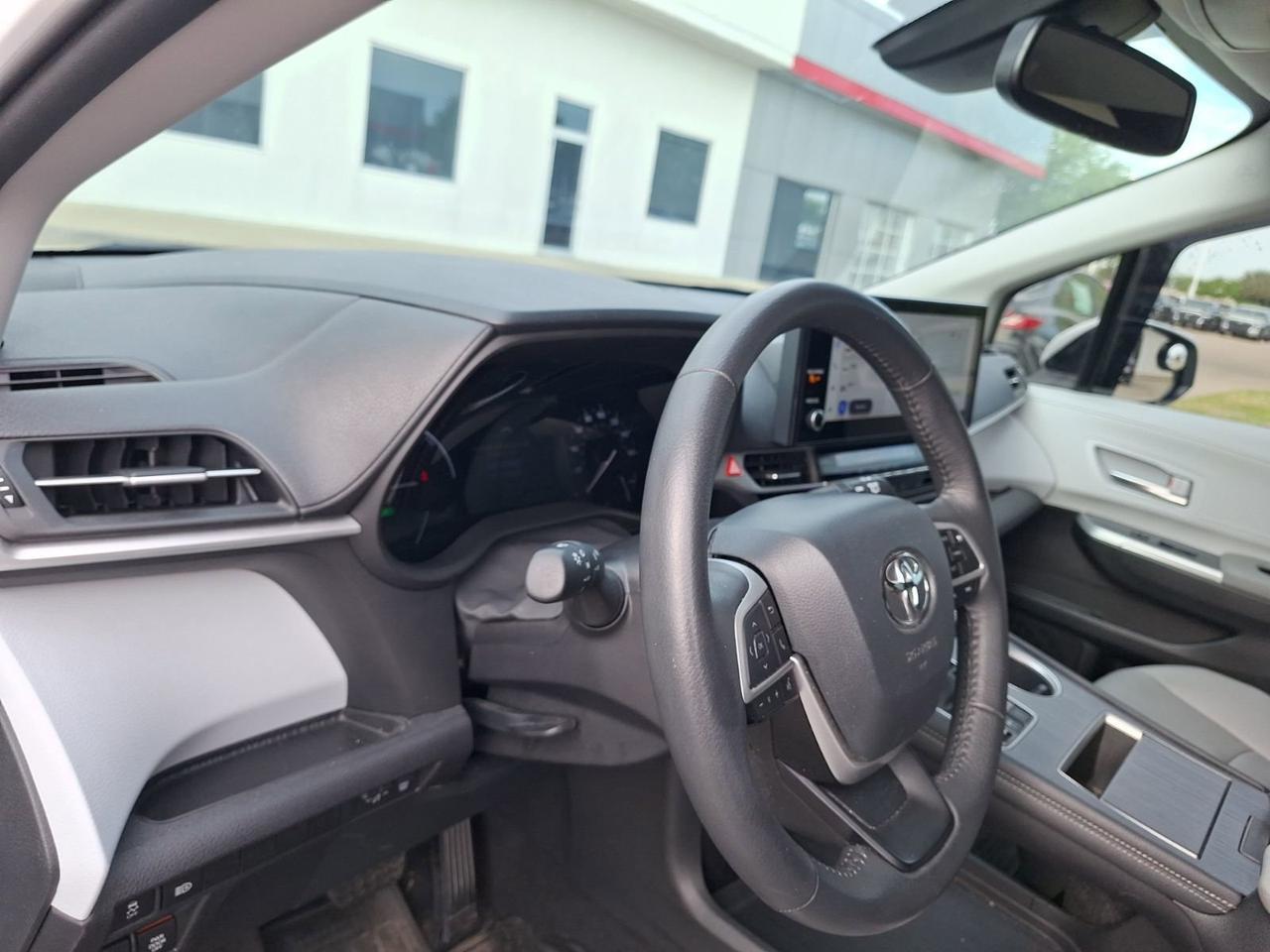 2025 Toyota Sienna XLE Hurst TX