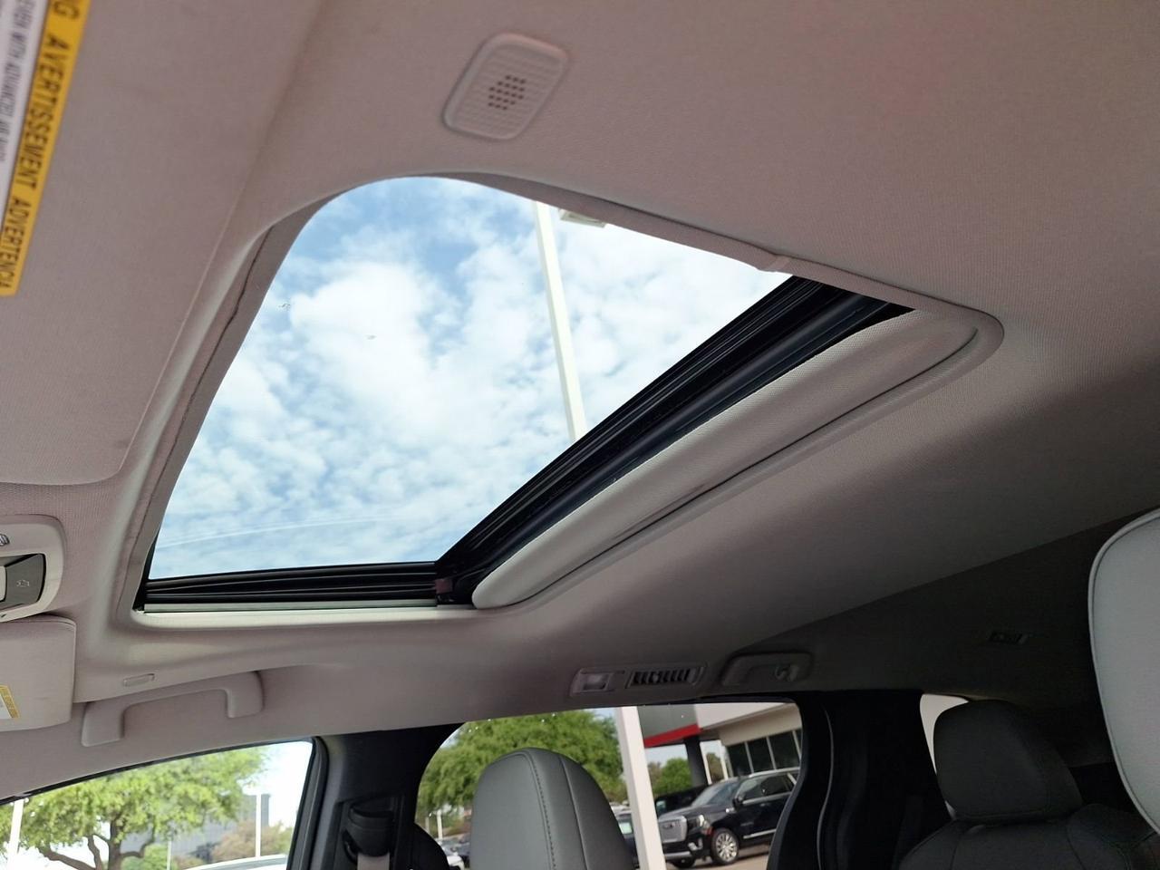 2025 Toyota Sienna XLE Hurst TX