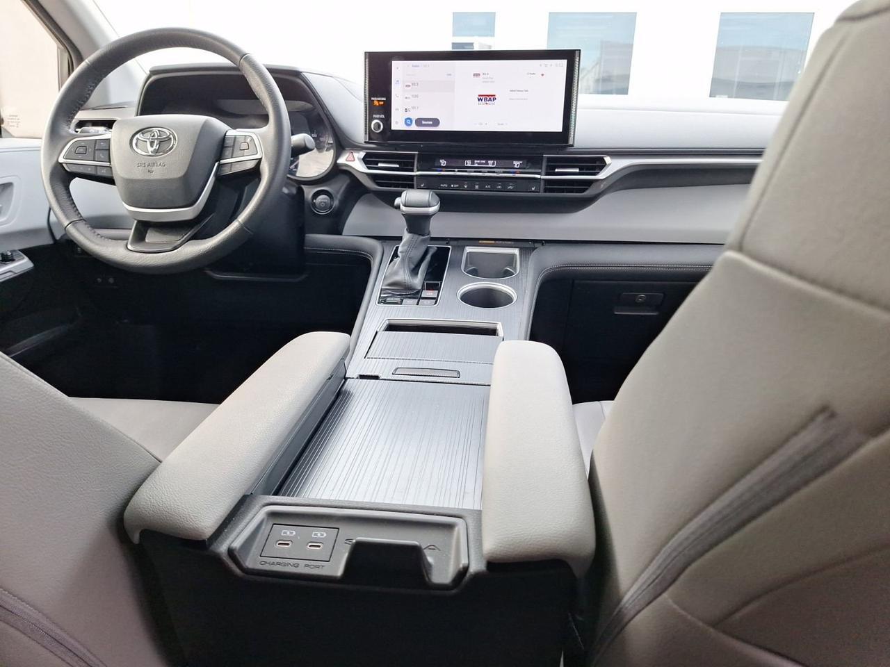 2025 Toyota Sienna XLE Hurst TX