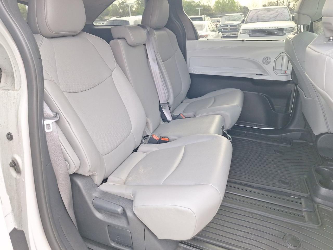 2025 Toyota Sienna XLE Hurst TX