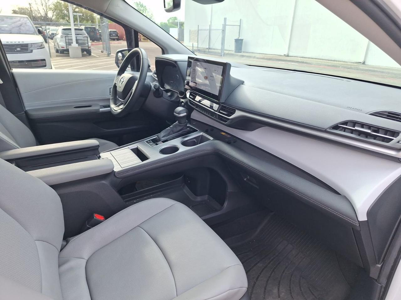 2025 Toyota Sienna XLE Hurst TX