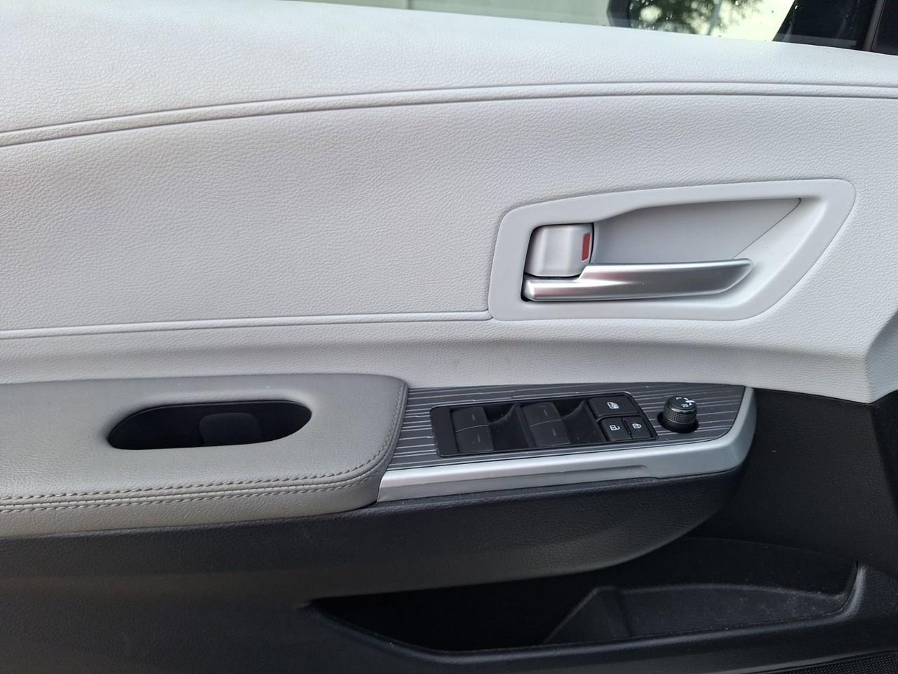 2025 Toyota Sienna XLE Hurst TX