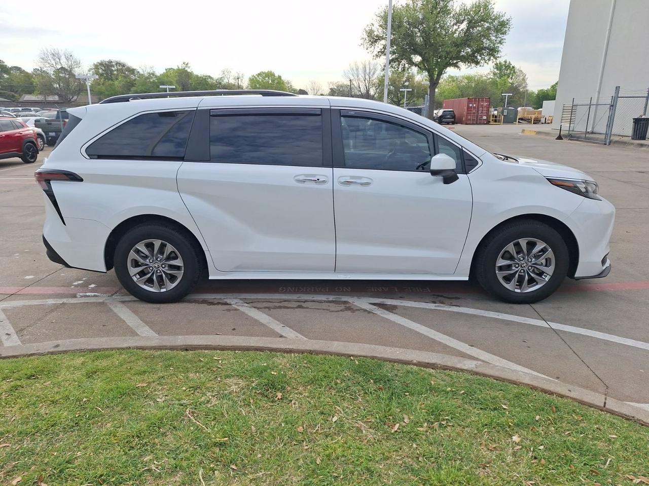 2025 Toyota Sienna XLE Hurst TX