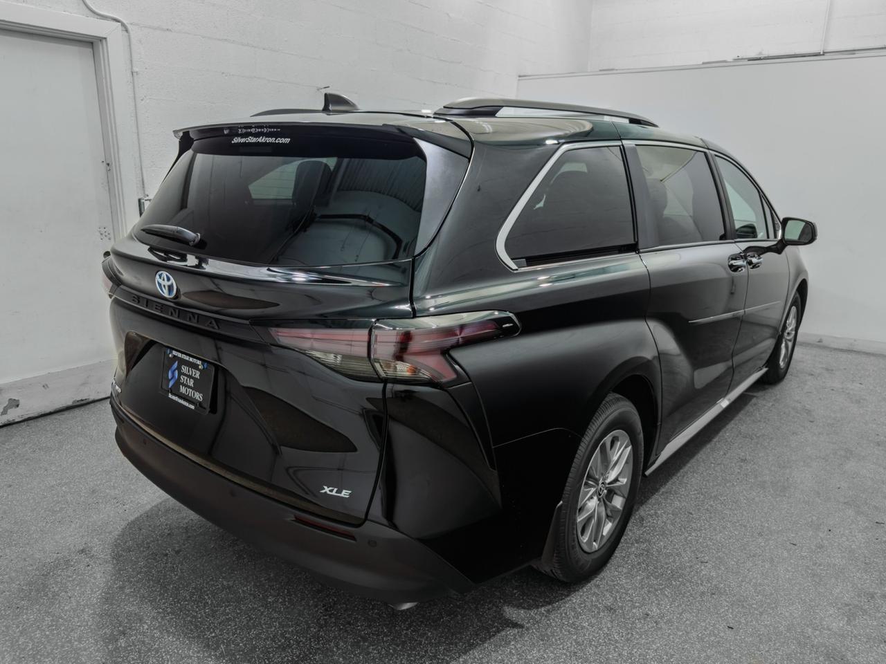 2025 Toyota Sienna XLE HYBRID AWD Tallmadge OH