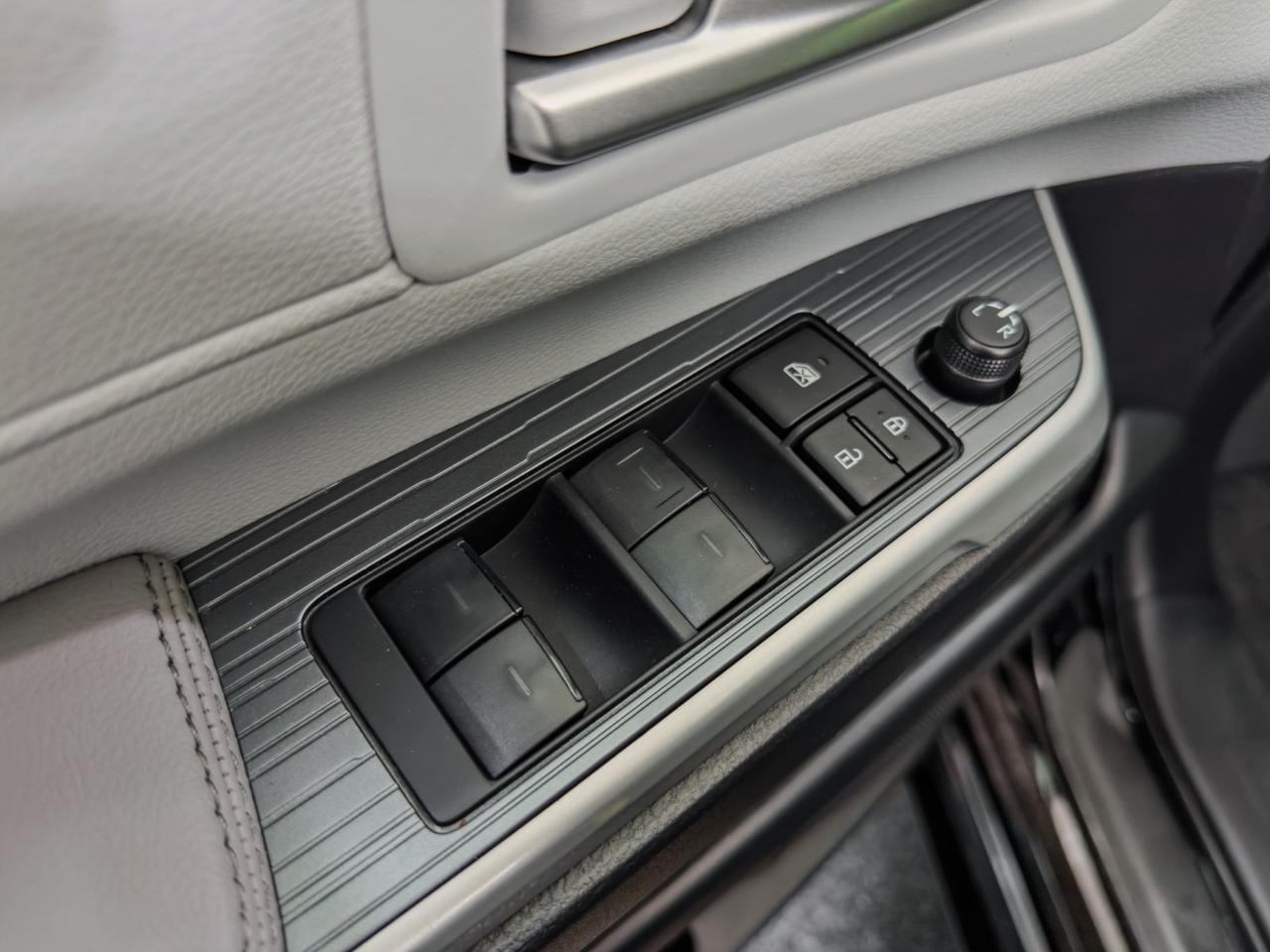 2025 Toyota Sienna XLE HYBRID AWD Tallmadge OH