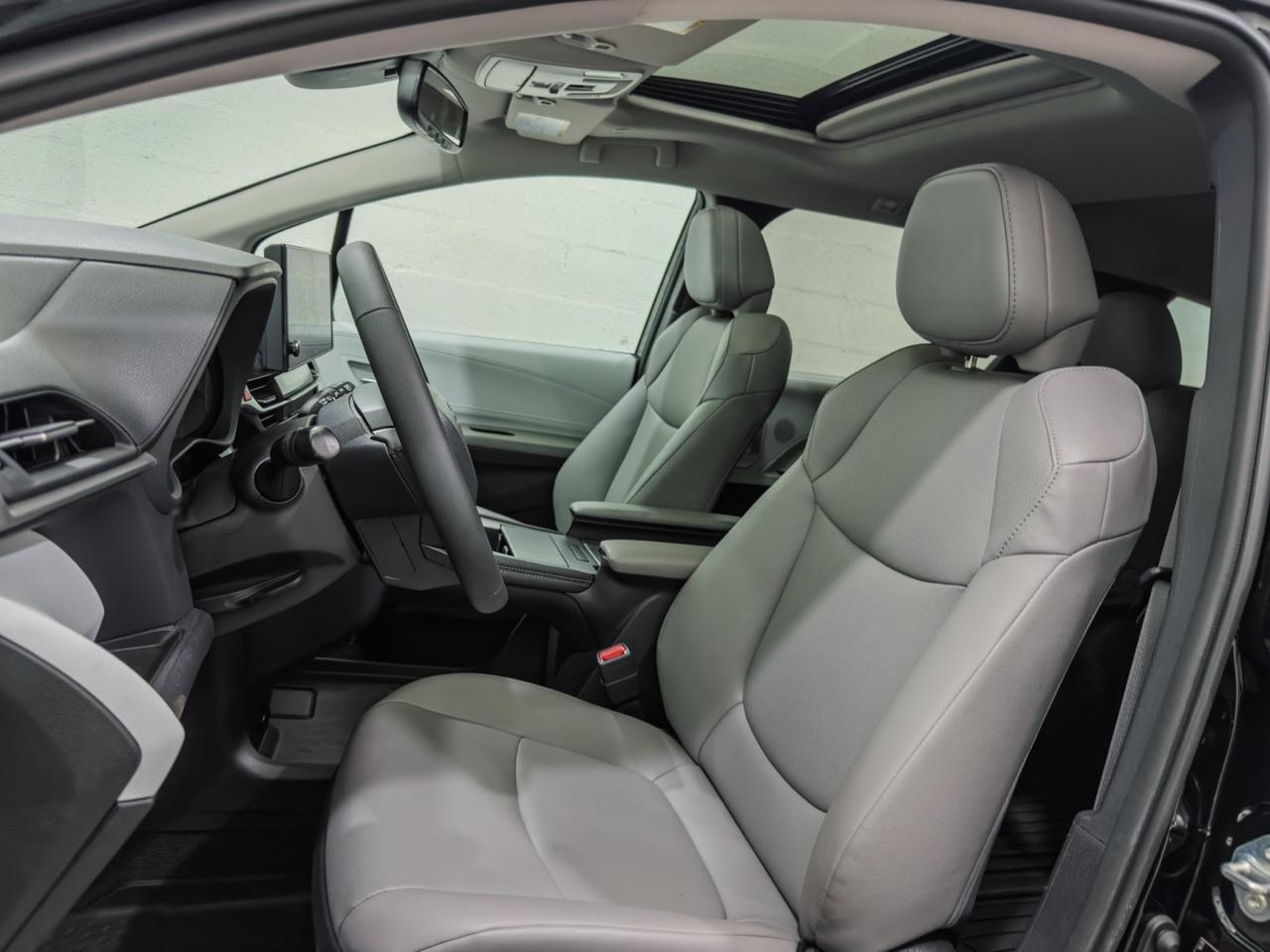 2025 Toyota Sienna XLE HYBRID AWD Tallmadge OH