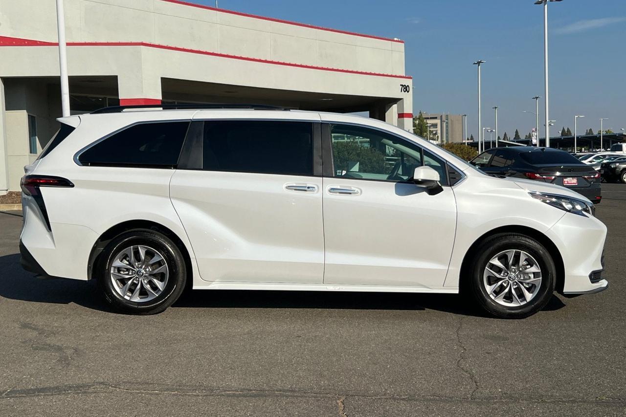 2025 Toyota Sienna XLE Roseville CA