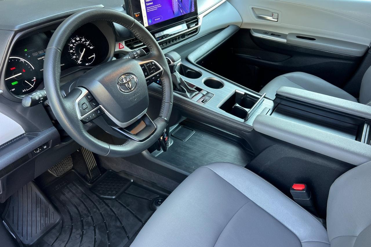 2025 Toyota Sienna XLE Roseville CA