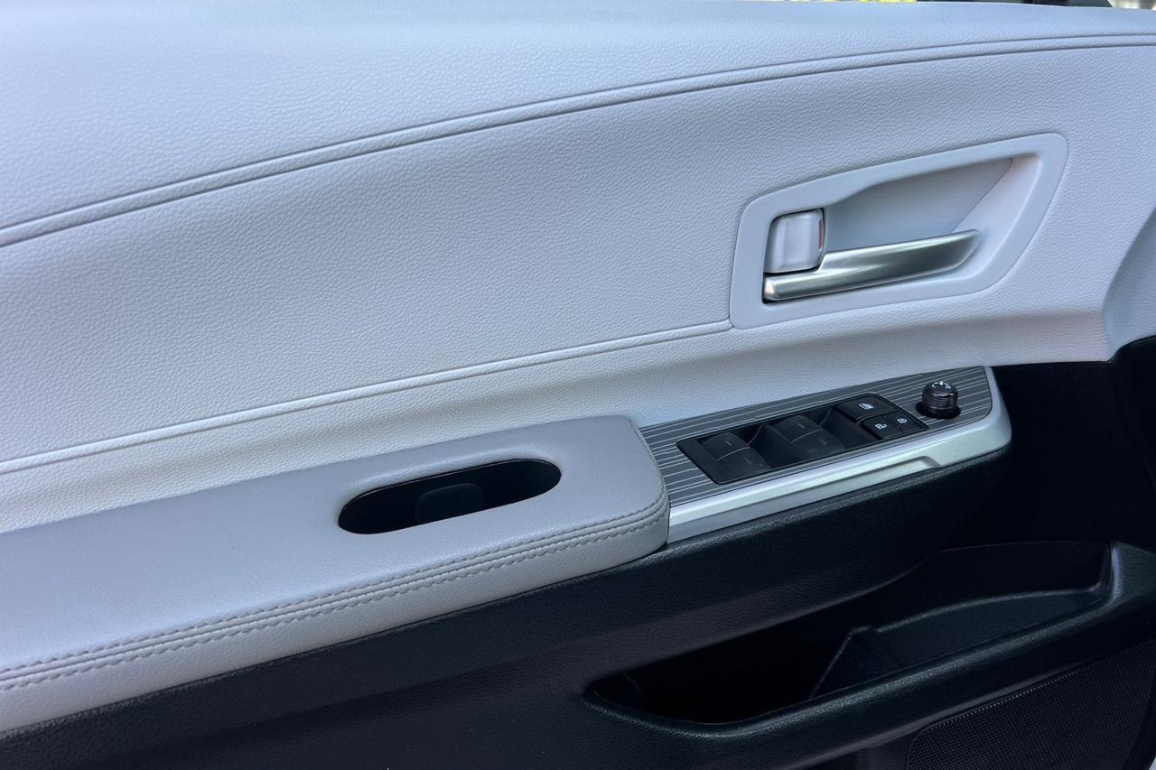 2025 Toyota Sienna XLE Roseville CA
