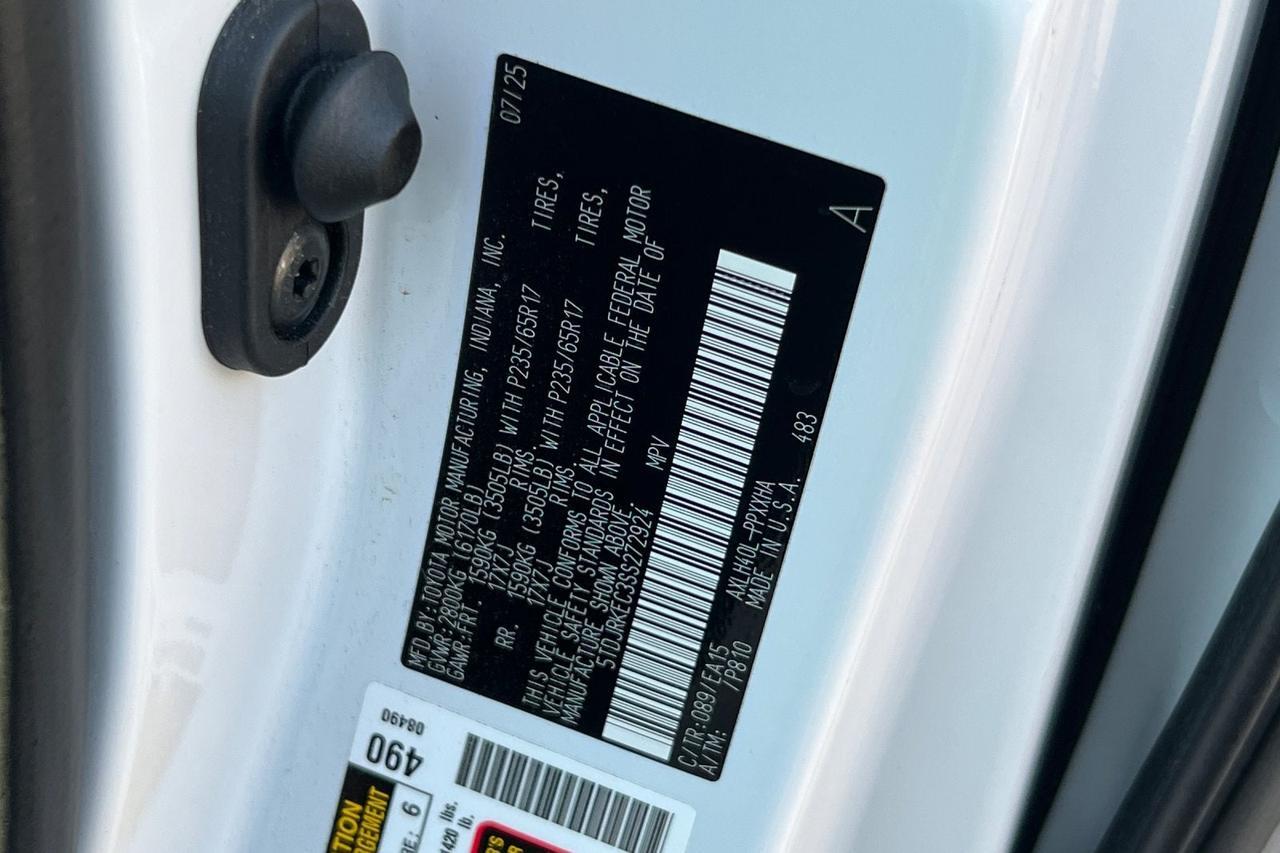 2025 Toyota Sienna XLE Roseville CA