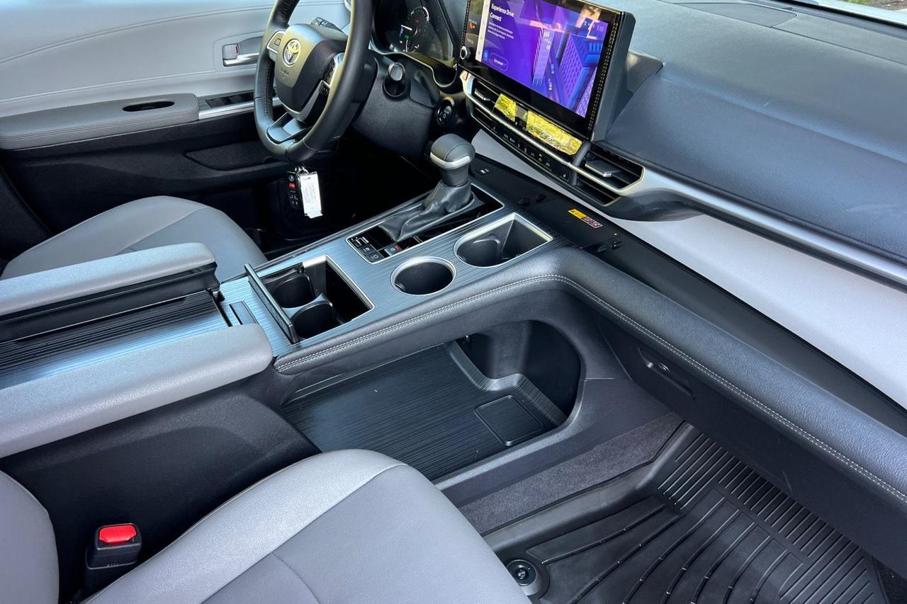2025 Toyota Sienna XLE Roseville CA