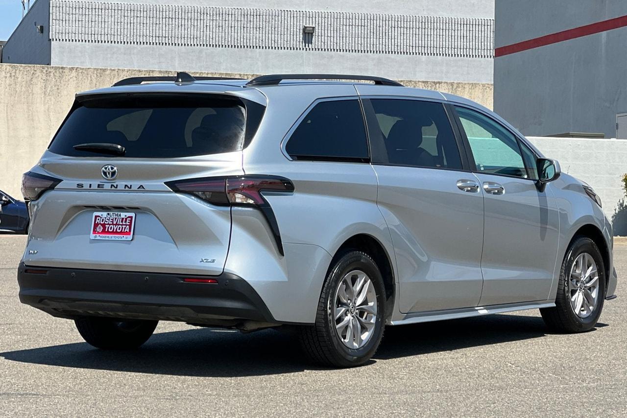 2025 Toyota Sienna XLE