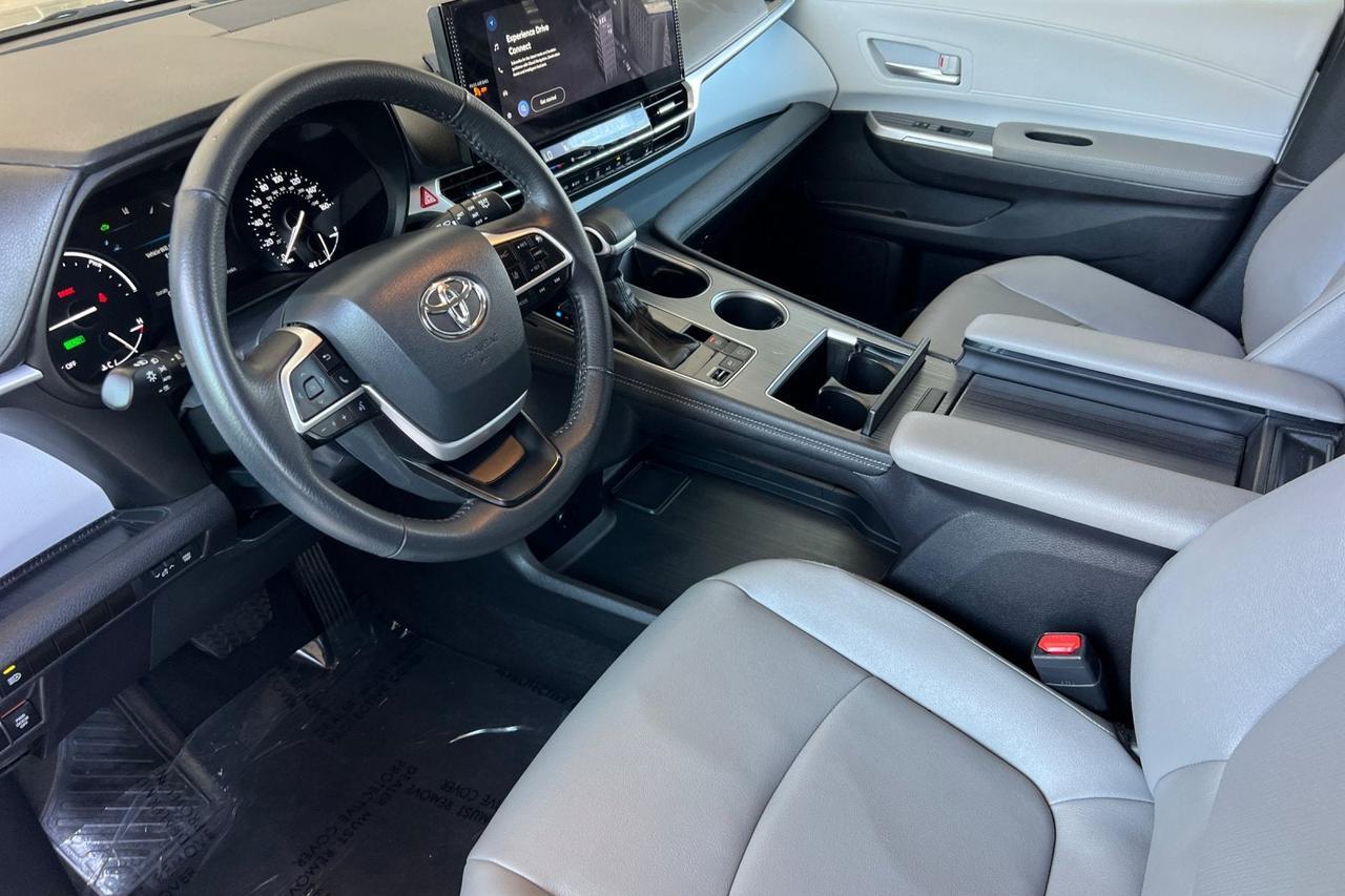 2025 Toyota Sienna XLE Roseville CA