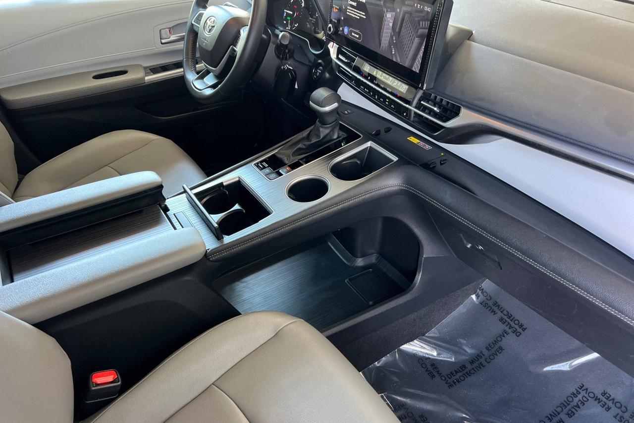 2025 Toyota Sienna XLE Roseville CA