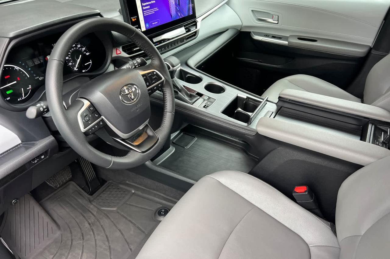 2025 Toyota Sienna XLE Roseville CA