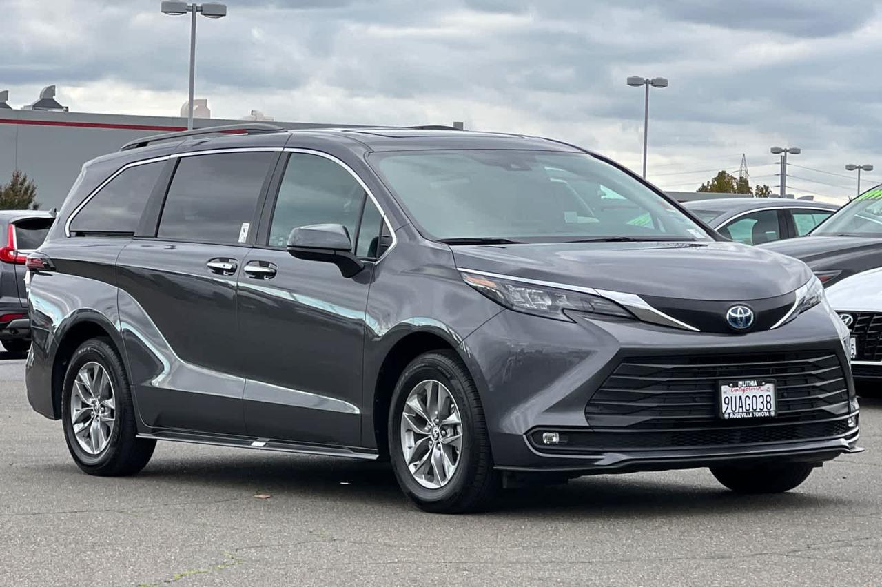 2025 Toyota Sienna XLE Roseville CA