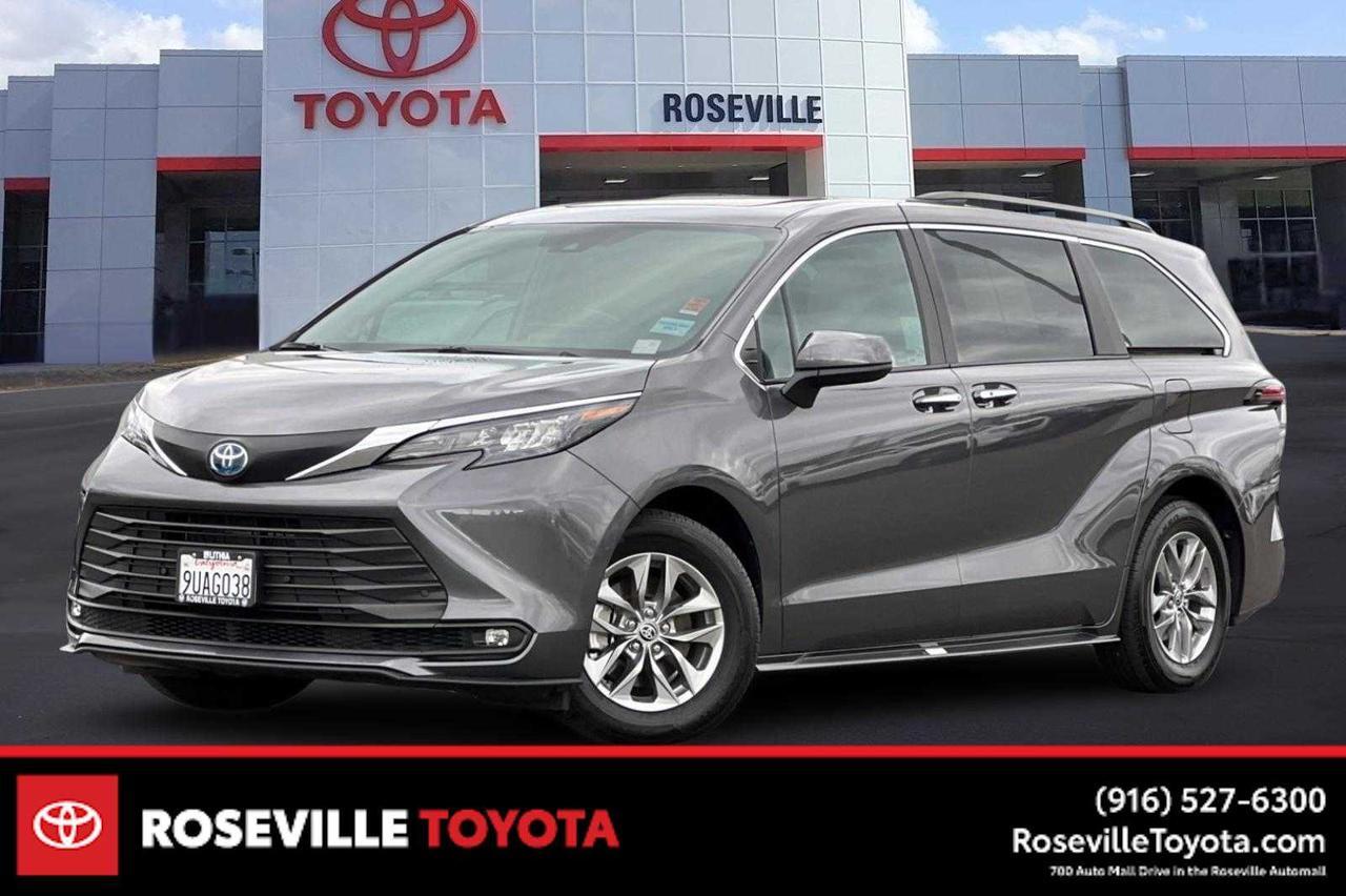 2025 Toyota Sienna XLE