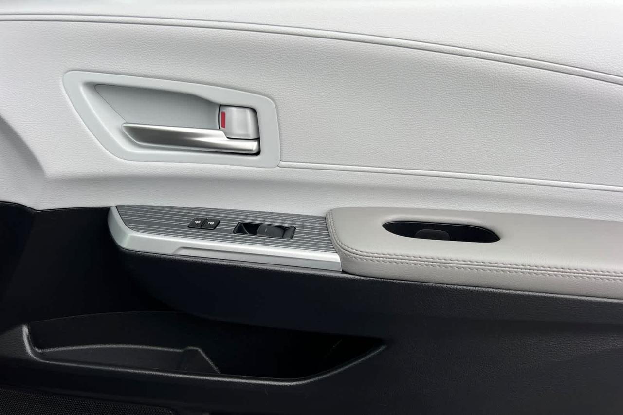 2025 Toyota Sienna XLE Roseville CA