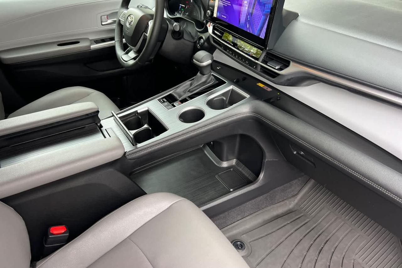 2025 Toyota Sienna XLE Roseville CA