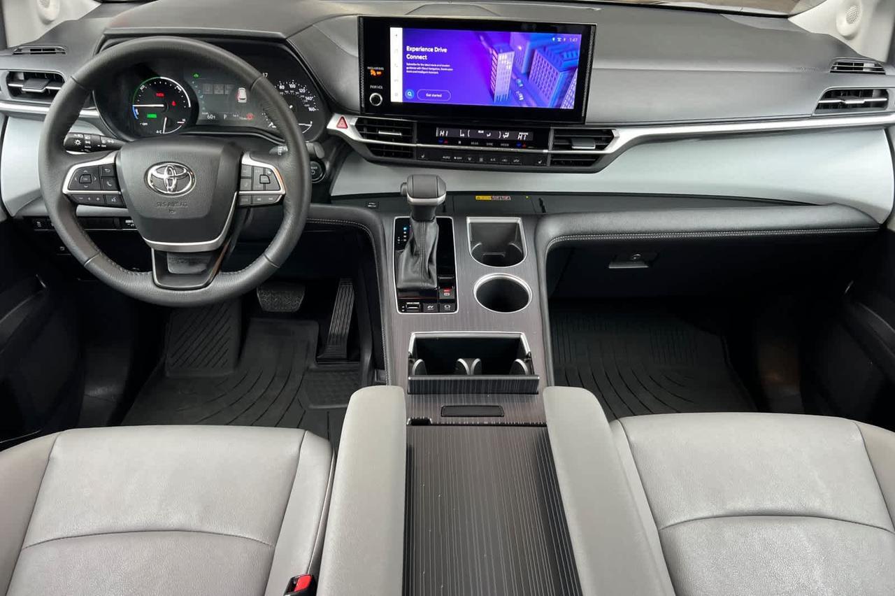 2025 Toyota Sienna XLE
