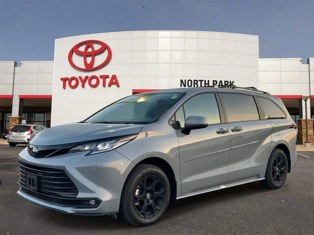 2025 Toyota Sienna XLE San Antonio TX