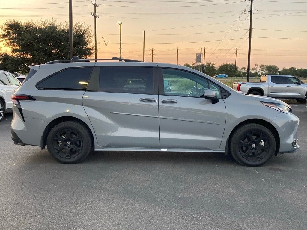 2025 Toyota Sienna XLE San Antonio TX