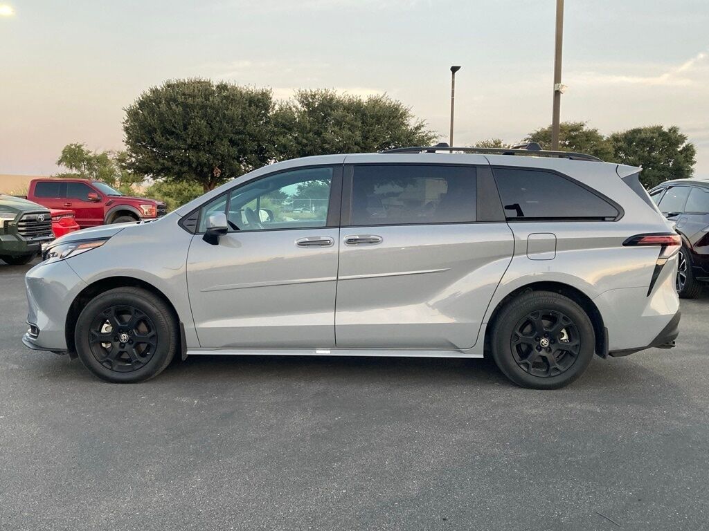 2025 Toyota Sienna XLE San Antonio TX