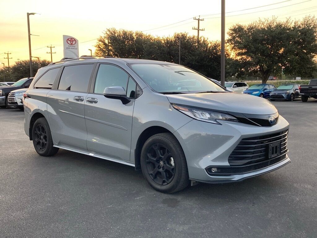 2025 Toyota Sienna XLE San Antonio TX