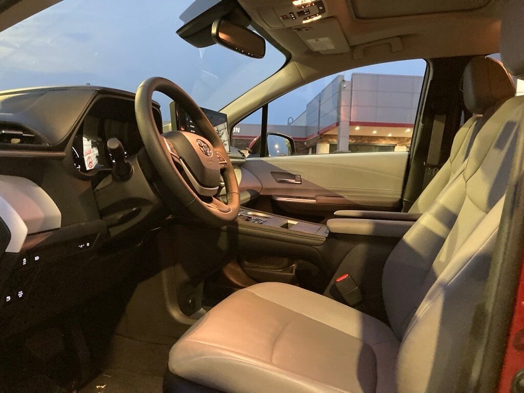 2025 Toyota Sienna XLE San Antonio TX