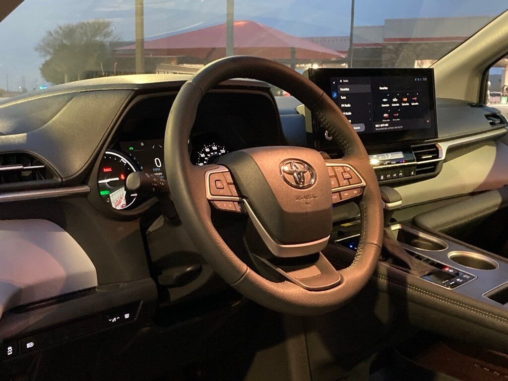 2025 Toyota Sienna XLE San Antonio TX