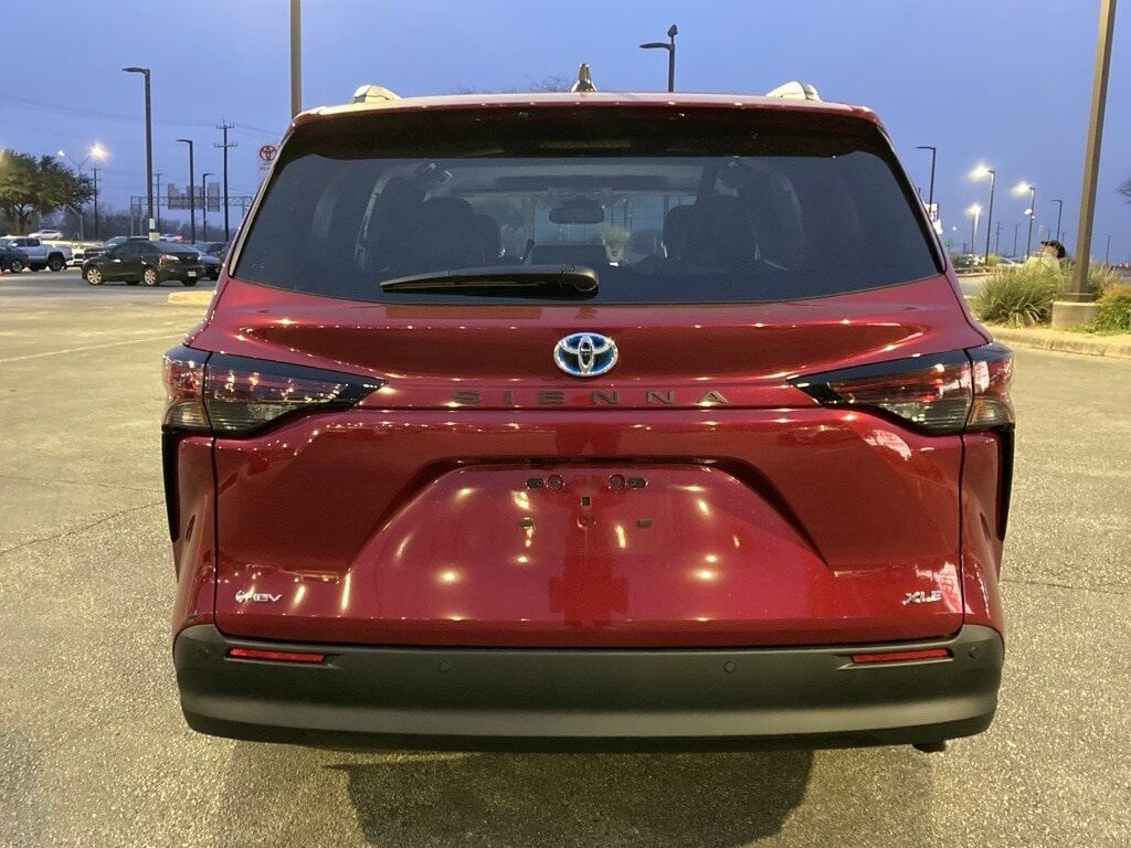 2025 Toyota Sienna XLE San Antonio TX
