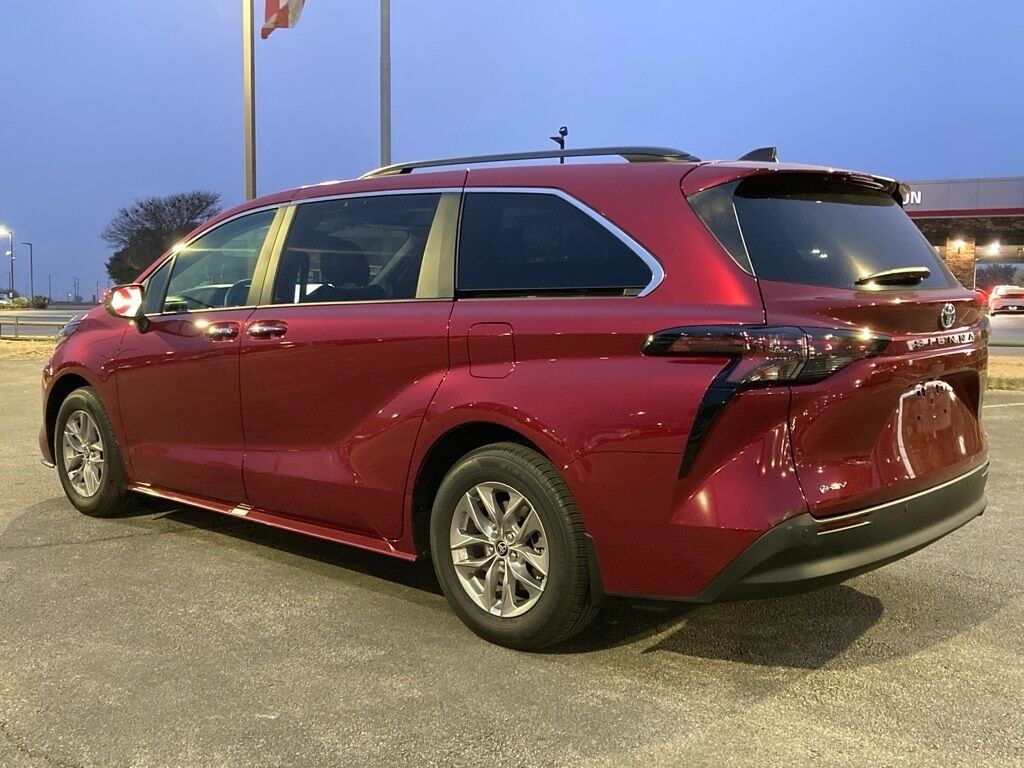 2025 Toyota Sienna XLE San Antonio TX