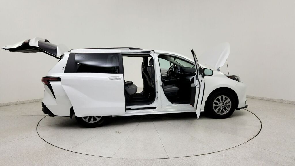 2025 Toyota Sienna XLE Laurel MD