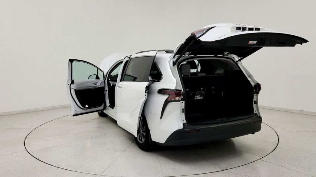 2025 Toyota Sienna XLE Laurel MD