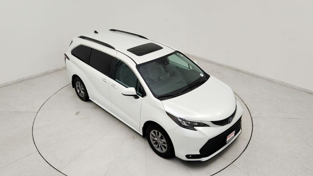 2025 Toyota Sienna XLE Laurel MD